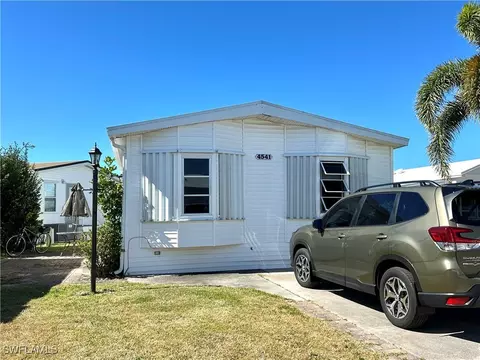 4541 Candlestick Ct E, Estero, FL 33928