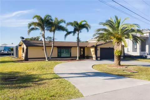 2218 SE 36th St, Cape Coral, FL 33904