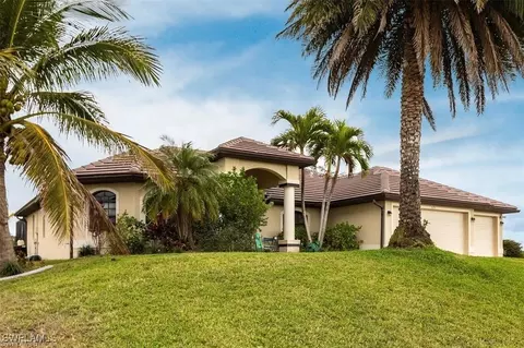 525 NW 8th Ter, Cape Coral, FL 33993