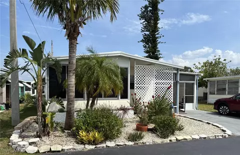 625 Vista Dr, North Fort Myers, FL 33917