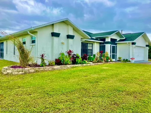 17950 Oak Creek Rd, Alva, FL 33920