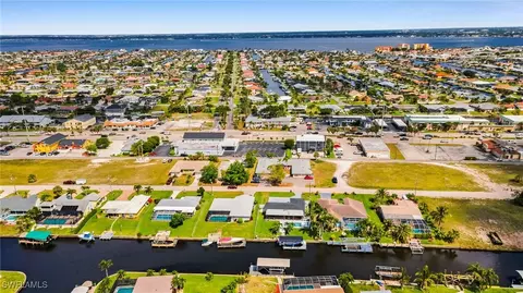 3816 SE 15th Pl, Cape Coral, FL 33904