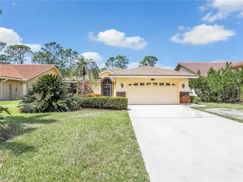 417 Countryside Dr, Naples, FL 34104