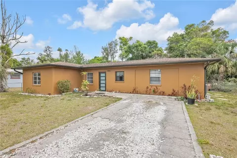 2971 Montclaire Ave, Fort Myers, FL 33901