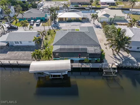 3610 Outrigger Ln, Saint James City, FL 33956