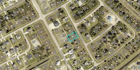 368-368 Petite Ave, Lehigh Acres, FL 33974