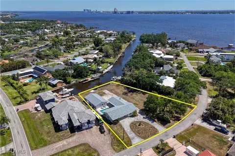 1888 Coral Cir, North Fort Myers, FL 33903