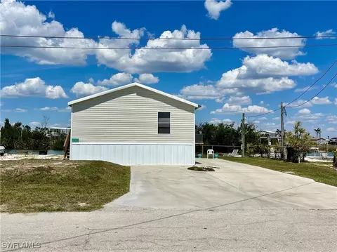 3888 Royal Palm Dr, Saint James City, FL 33956