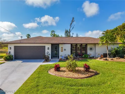 832 SW 23rd St, Cape Coral, FL 33991