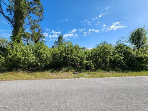 4738 26th St SW, Lehigh Acres, FL 33973