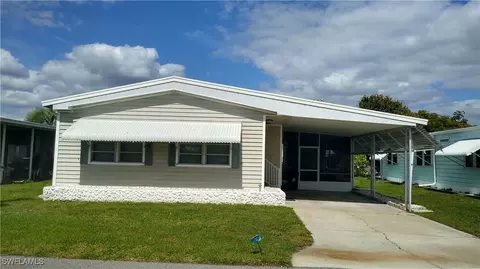2792 Deerfield Dr, North Fort Myers, FL 33917