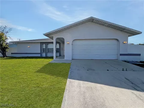 2234 SW 7th Pl, Cape Coral, FL 33991