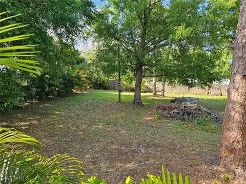 230 Capitol St, North Fort Myers, FL 33903