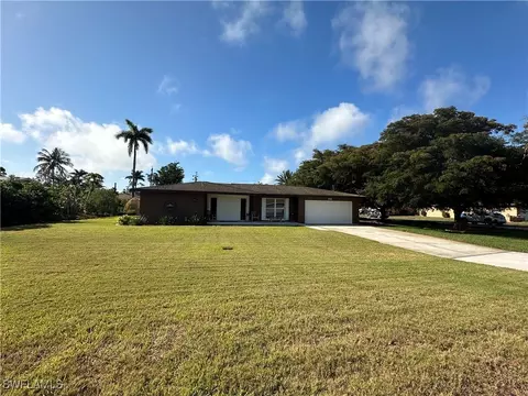 2402 Woodland Blvd, Fort Myers, FL 33907