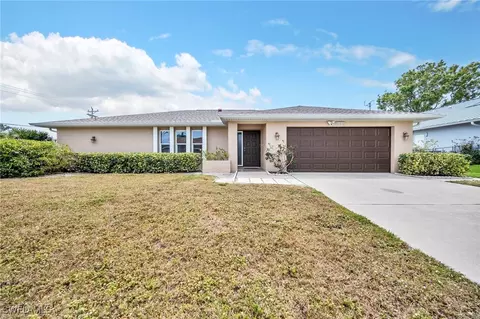 404 SW 33rd Ter, Cape Coral, FL 33914