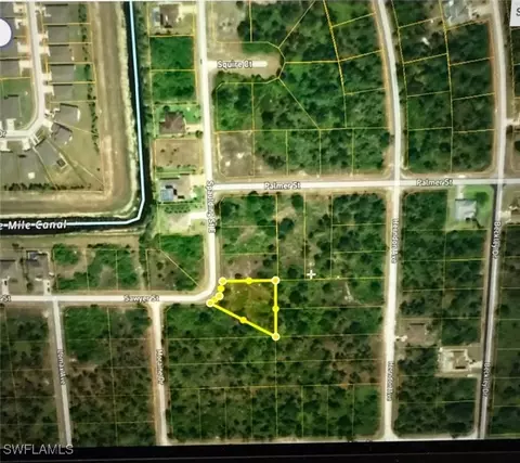 706 Spaulding St E, Lehigh Acres, FL 33974