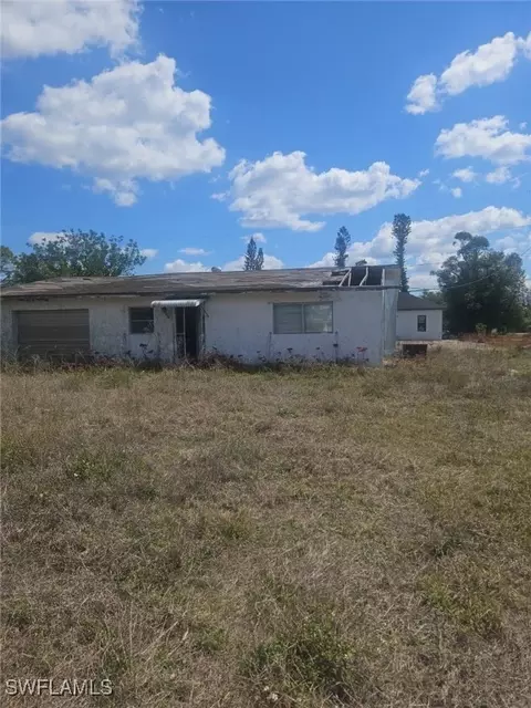 8189 Mcdaniel Dr, North Fort Myers, FL 33917
