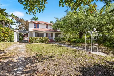 1421 Steele St, Fort Myers, FL 33901