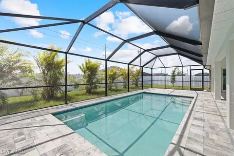 824 NW 8th Ter, Cape Coral, FL 33993