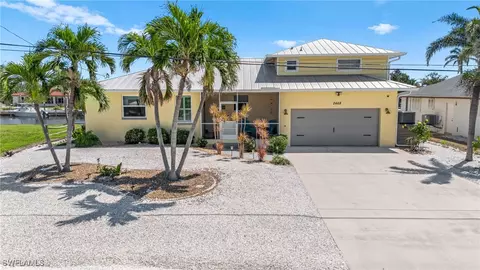 2468 Sapodilla Ln, Saint James City, FL 33956