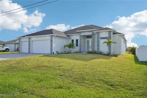 345 SW 29th Pl, Cape Coral, FL 33993