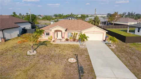 203 SW 10th Pl, Cape Coral, FL 33991
