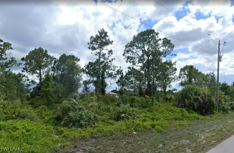 3203 66th St W, Lehigh Acres, FL 33971