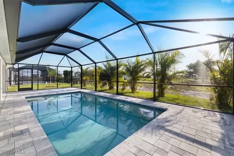 904 NW 12th Pl, Cape Coral, FL 33993