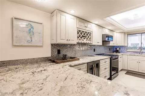 5260 S Landings Dr #902, Fort Myers, FL 33919