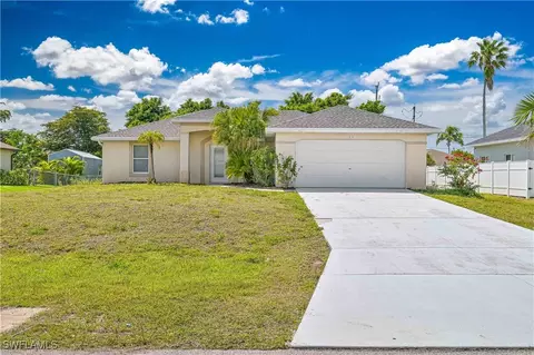 810 SW 8th Ct, Cape Coral, FL 33991