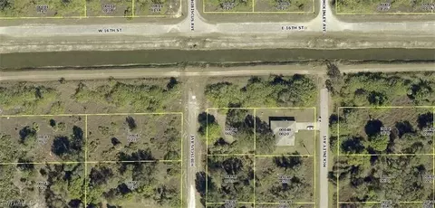 1521 Hibiscus Ave, Lehigh Acres, FL 33972