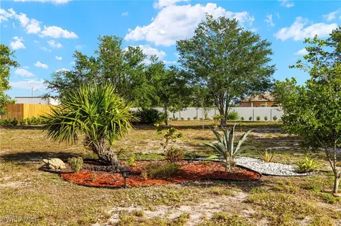 Exterior - 7942 16th Pl, Labelle, FL 33935 photo 6 of 8