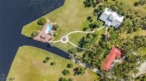 18925 S River Rd, Alva, FL 33920