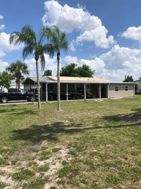 814 Yacht Club Way NW, Moore Haven, FL 33471