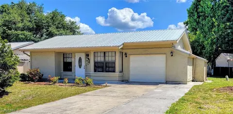 2041 Schooner Dr, Labelle, FL 33935