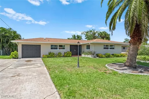 5114 York Ct, Cape Coral, FL 33904