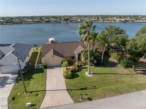 302 SE 5th St, Cape Coral, FL 33990