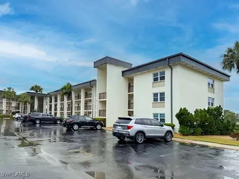 1740 Pine Valley Dr #315, Fort Myers, FL 33907