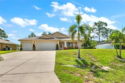 900 Angelo Ave, Lehigh Acres, FL 33971