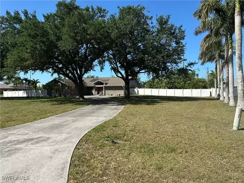 20600 Charing Cross Cir, Estero, FL 33928