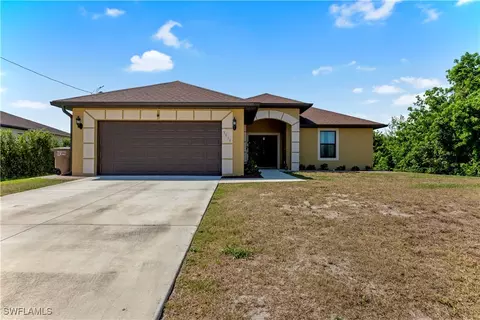 3015 12th St SW, Lehigh Acres, FL 33976
