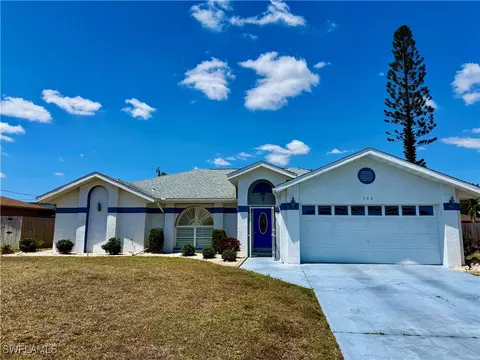 102 NE 9th Ct, Cape Coral, FL 33909