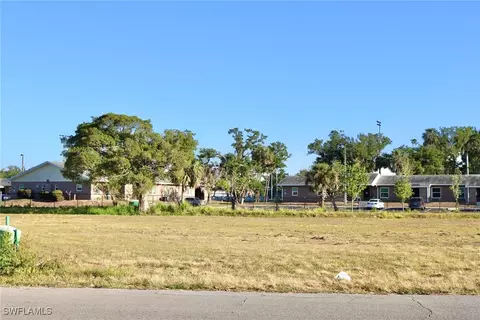 4281 Arlington Ave, Fort Myers, FL 33905