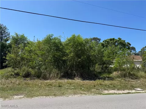 5101 Lee St, Lehigh Acres, FL 33971