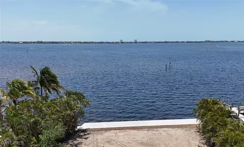 228 Bayshore Dr, Cape Coral, FL 33904
