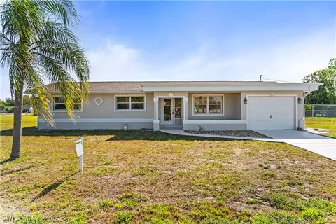 423 NE 14th Pl, Cape Coral, FL 33909