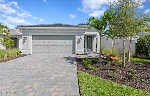 17317 Willow Tree Ln, North Fort Myers, FL 33917