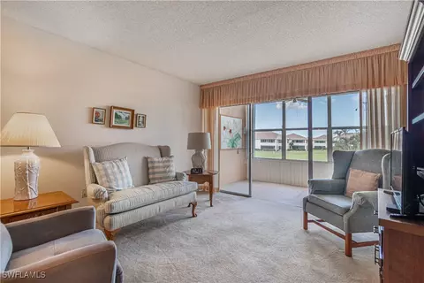 1624 Pine Valley Dr #212, Fort Myers, FL 33907