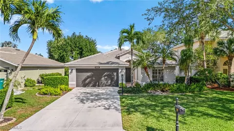 2325 Heritage Greens Dr, Naples, FL 34119