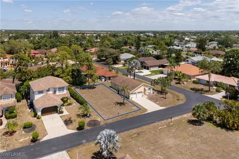 11264 Coimbra Ln, Bonita Springs, FL 34135
